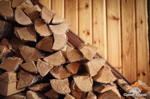 Как выбрать дрова для банной печи. Лучшие виды дров для отопления бани